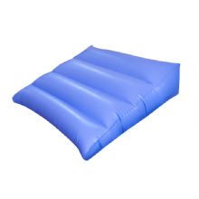 乐惠蓝色多功能充气三角靠垫   